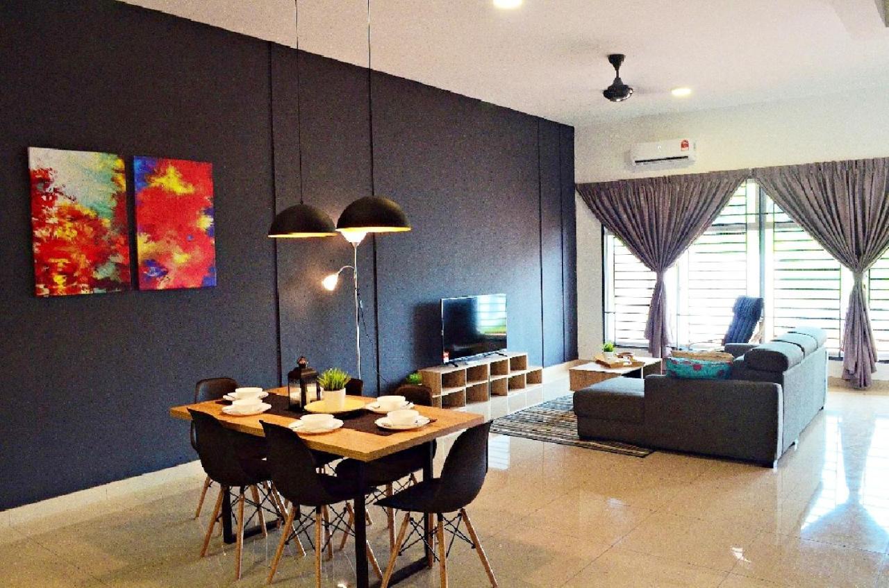Desaru Cosy Homestay - Near Waterpark, Beach, Rapid -Wifi, Tvbox, Steamboat, Bbq Available Extérieur photo